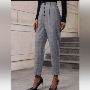 Plaid tapered pant with button front. Size large